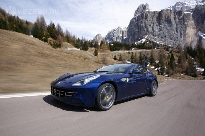 Képes leplezni 1880 kilós súlyát a kiváltságosok előtt, akiknek megadatik vezetni 