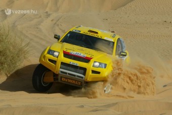 Villanyautóval a Dakarra