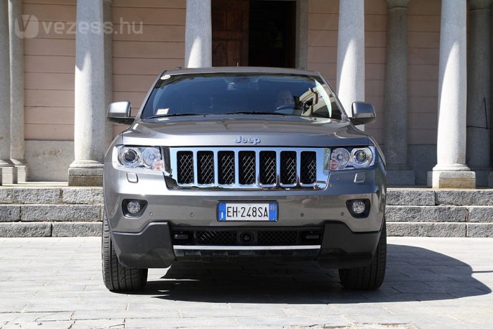 Csendes, szerethető darab a háromliteres V6-os dízelmotor