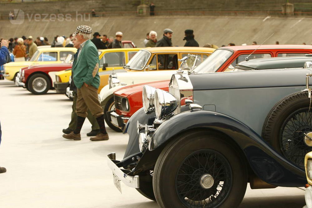 A hűtőoromzat egy Rolls-Royce-t ékít