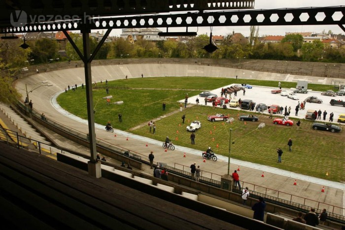 Budapesten megállt az idő 6 | Vezess 1896 óra rendeznek itt kerékpárversenyeket