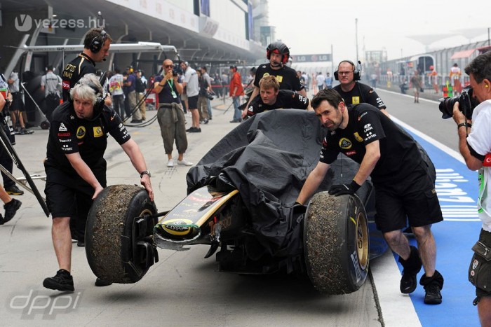 F1: Értékes szárnyat tört Heidfeld 6