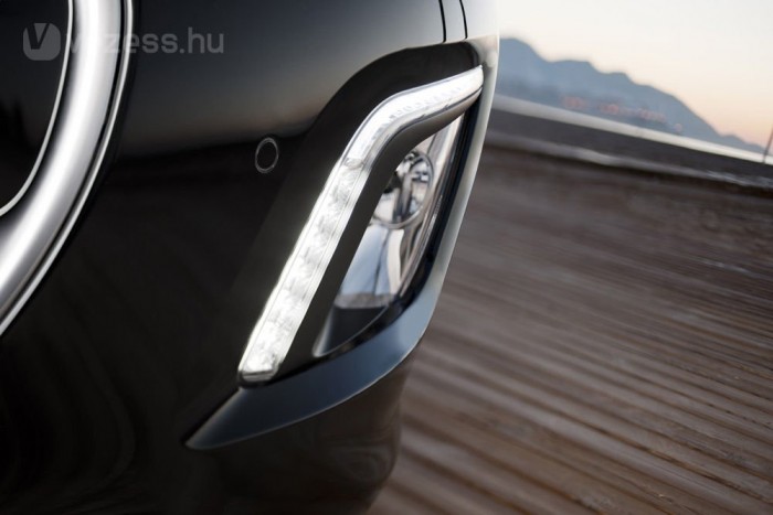 Peugeot 308: Minek ebbe stopper? 13 | Vezess Az alapmodellekhez nem jár a LED-es nappali menetfény