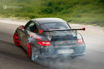 Durva változattal búcsúzik a Porsche