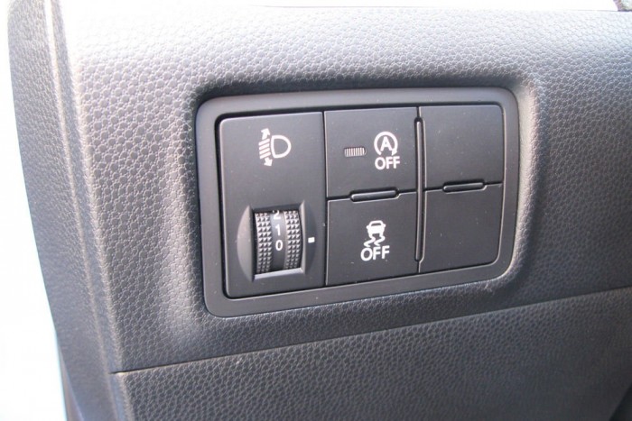 Teletank tízezerért – videó 15 | Vezess Ha a forgalmi helyzet miatt zavaró lenne az állandó motorleállás, kikapcsolható a stop-start-rendszer, ami az Eco-Dynamics csomag része. Most, a bevezetéskor még ezt sem lehet megvásárolni