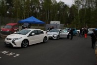 Bevetésre várnak az Amperák, elektromos Merivák, hidrogéncellás Chevrolet Equinoxok