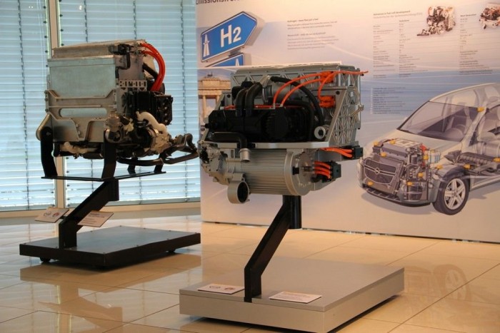 Vezettük: Opel Ampera, elektromos Meriva, Opel FCV 12 | Vezess Japános miniatürizálás: az első és a második hidrogéncella-generáció