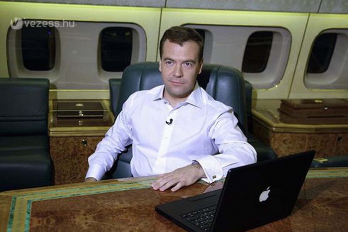 Elnöki gesztus: helikopterrel a dugó ellen 5