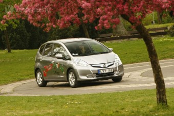 Teszt: Magyarország legolcsóbb hibridautója