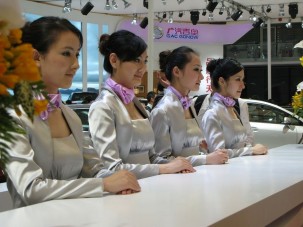 Sanghaj: Nagy a tömeg, jók a csajok