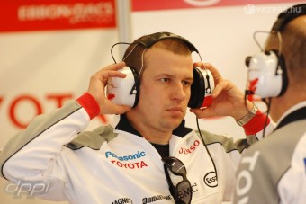 F1: Ellenzője van a mozgatható szárnynak!