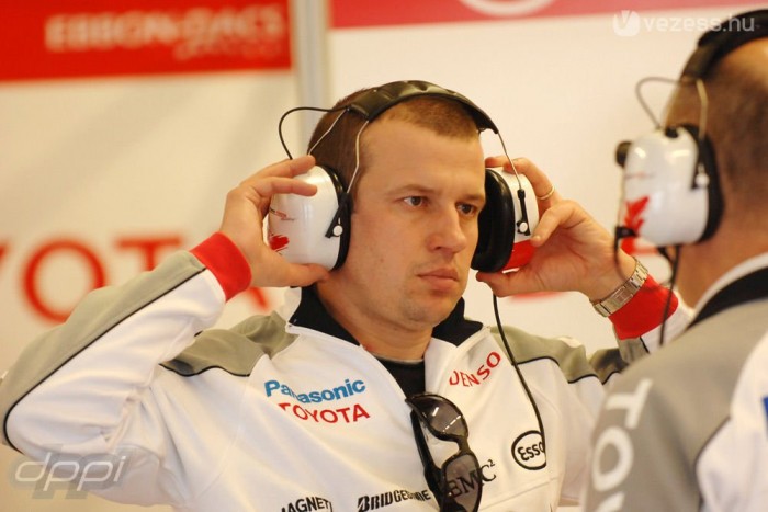 F1: Ellenzője van a mozgatható szárnynak!