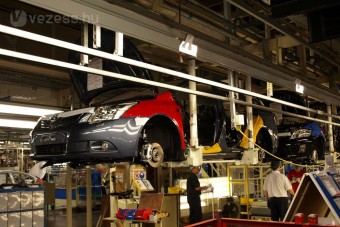 Óriásit zuhant több japán autógyár hazai termelése