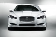 A Jaguar lenyomná a BMW-t 2