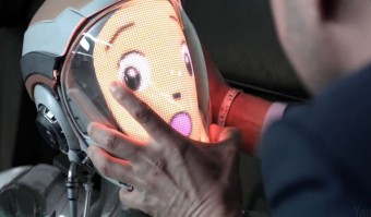 A Dodge hadat üzen a robotautóknak