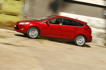 Első teszt: mit tud az új Ford Focus?