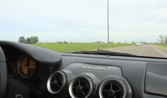 Ilyen egy Ferrari padlógázon