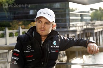 F1: Rosberg DTM-sofőrnek áll
