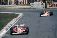 Lauda (Ferrari) és Hunt (McLaren) csatája az 1976-os év fénypontja volt