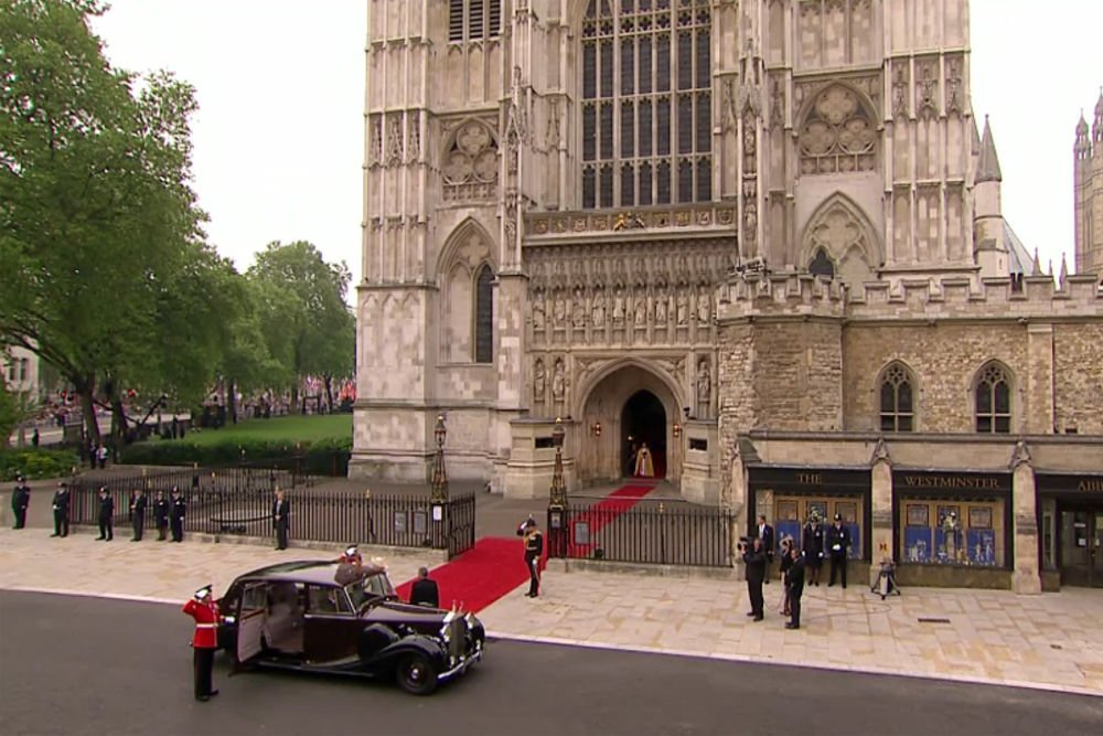 Rolls-Royce-ban utazott a menyasszony 9