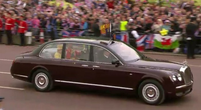 Rolls-Royce-ban utazott a menyasszony 7