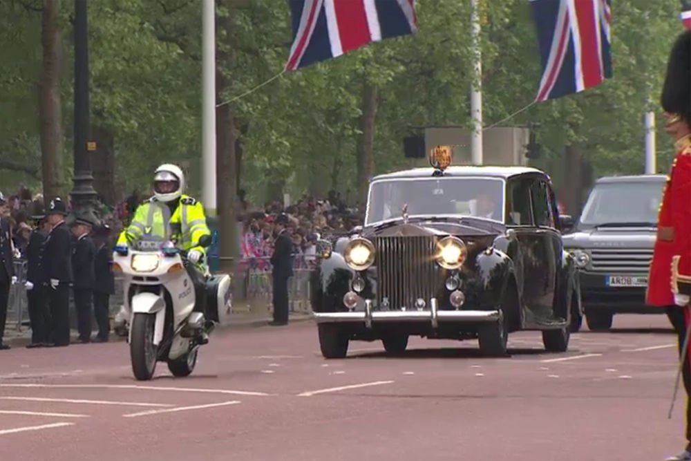 Rolls-Royce-ban utazott a menyasszony 12