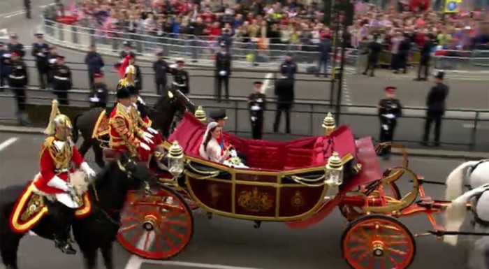 Rolls-Royce-ban utazott a menyasszony 8