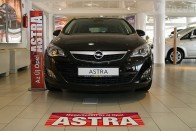 Átvette a vezetést az Opel idehaza 174