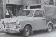 Trabant P601 Pick-Up: 1980-ban készült az áruszállító változat prototípusa. Kéthengeres, kétütemű motorjával akár 108-cal is szállíthatta volna a boltokba a Traubisodát