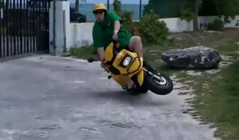 Van akinek a robogó is sok(k)