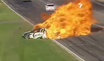 Borzalmas baleset egy ausztrál versenyen