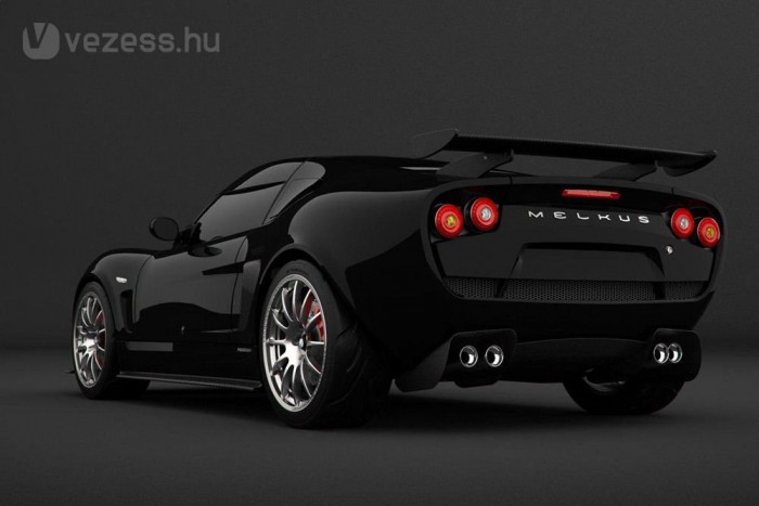 4,5 illetve 3,9 s alatt gyorsul százra a GT és a GTS