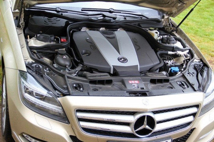 Teszt: Mercedes-Benz CLS 350 CDI 7 A BMW tud takarékosabb nagy dízelt csinálni, de a Merci V6-osa kulturáltabb, finomabb a bajor sor 6-nál