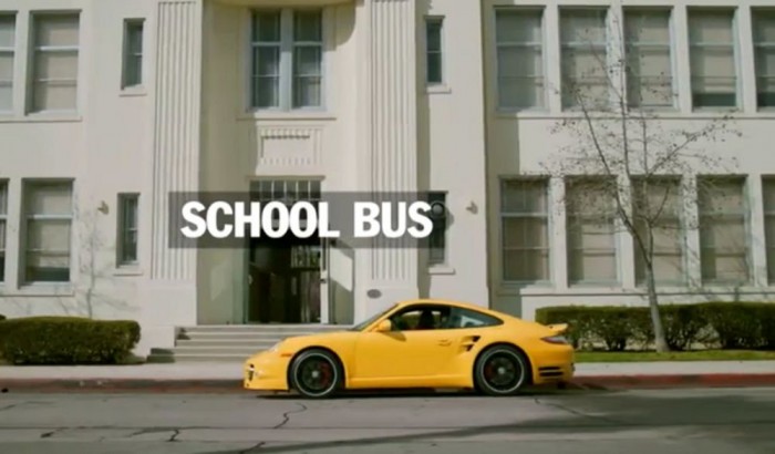 Iskolabusz Porsche módra!