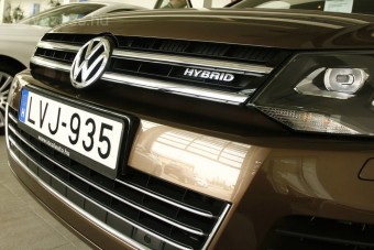 Luxusautók: hibrid vagy dízel?