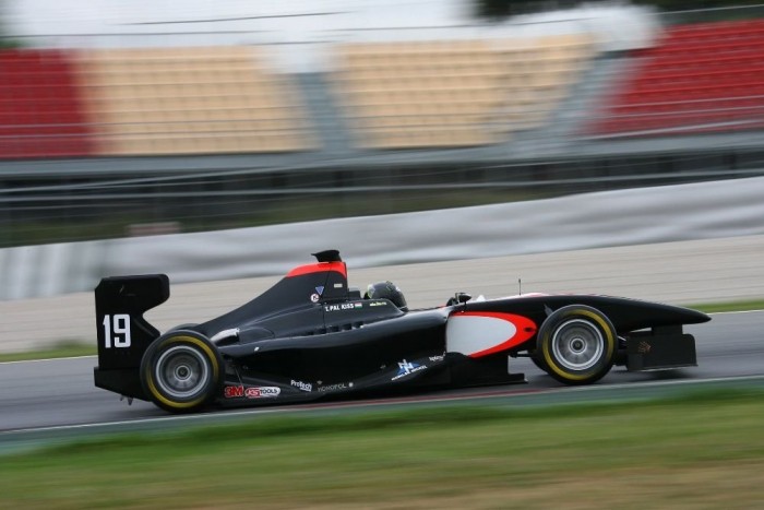 Magyar pilótával indul a GP3-szezon