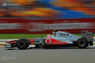 F1: Buttoné a második edzés 76