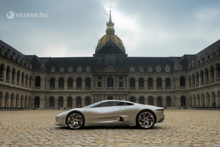 Hibrid Jaguar F1-es segítséggel 7