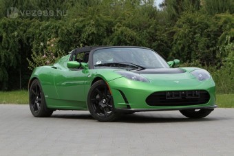 Fenébe a benzinnel!