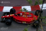 Alesi harmadik helyre hozta be a Ferrarit, míg Prost csak az ötödik lett