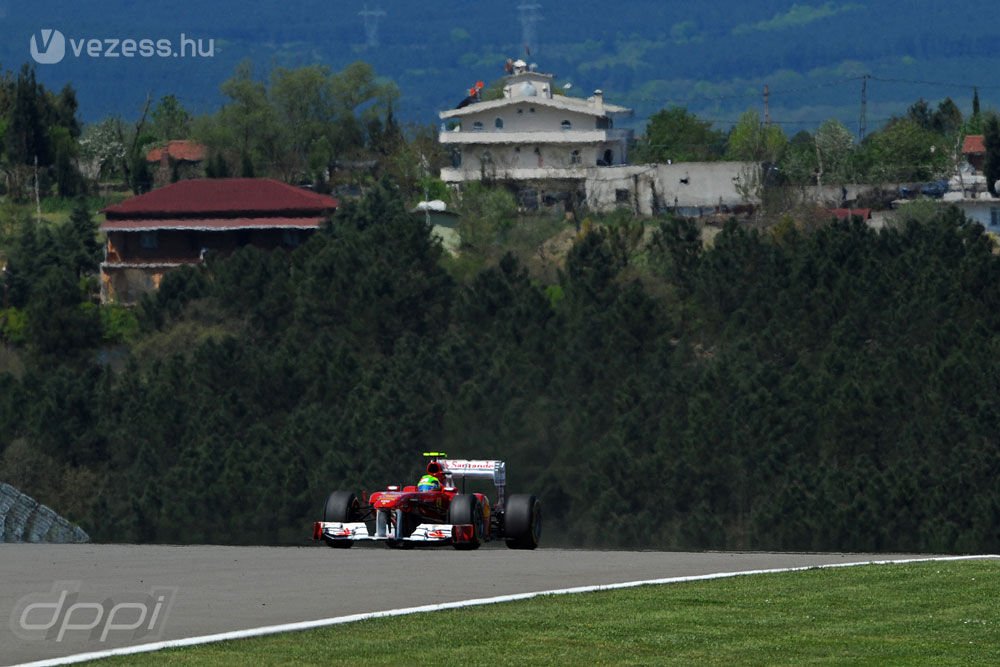 F1: Vettelék alázták a mezőnyt az időmérőn 9