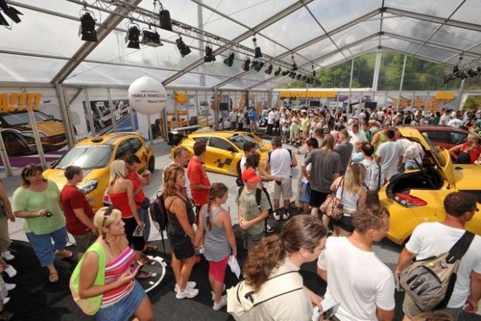 Ingyenes F1-bemutató a Hungaroringen 8 | Vezess Ingyenes F1-bemutató a Hungaroringen 8