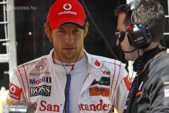 Button: Nem bírunk Vettellel!