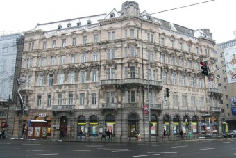 Életveszélyben az Andrássy úton közlekedők - videó