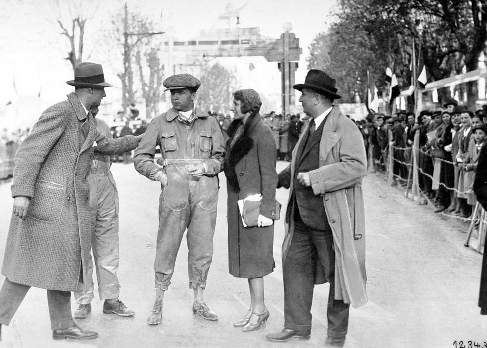 A győztes Rudolf Caracciola, felesége és Alfred Neubauer csapatvezető 1931-ben