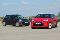 A barna Mini 6-700 ezerrel drágább a piros Citroennél