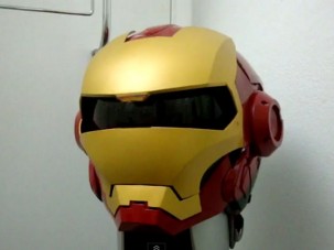 Filmes sisakok elvetemült motorosoknak