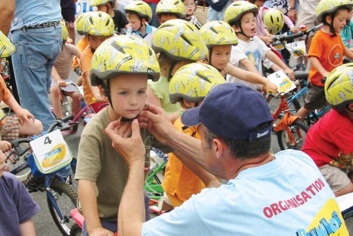 Sisakhasználatra buzdít a Michelin 3 | Vezess Sisakhasználatra buzdít a Michelin 3