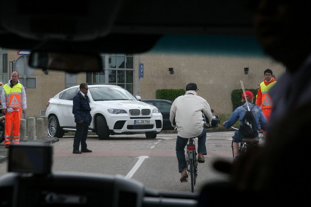 Nem tudjuk, mi lett a vége a viszonylag erőszakmentes, de a végén hivatalossá fajuló BMWs kakaskodásnak