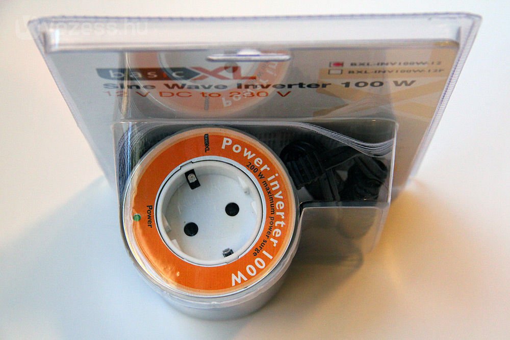 Ha hálózati feszültség kell a kocsiba, az is emgoldható